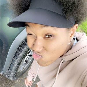 Meet your Posher, Amari